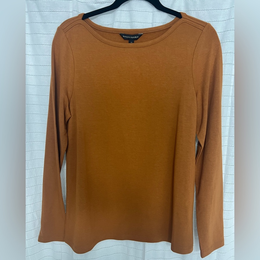 Banana Republic boatneck long sleeve tshirt